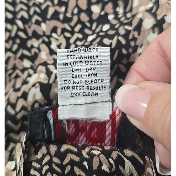 Vtg Silk Geometric Top Office Career Professional Neutral Black Tan Womens Small - Picture 7 of 7